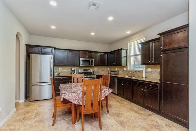 Building Photo - 1332 Joy Dr