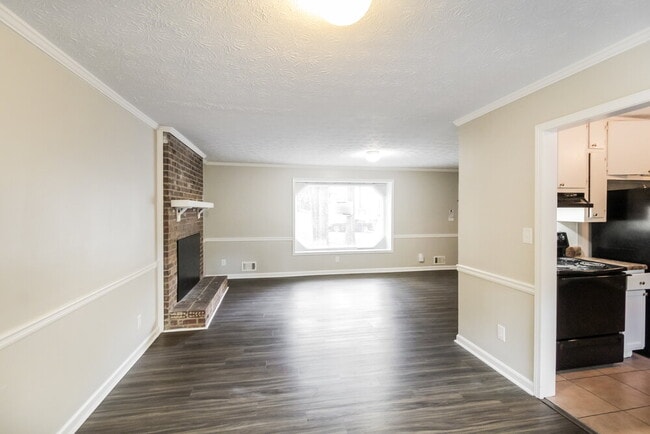 Photo - 2918 High Brook Way SE