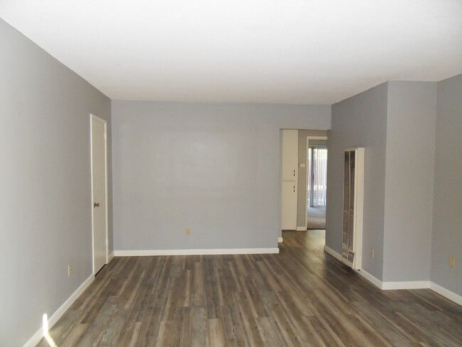 Photo - 157 Vera Cir