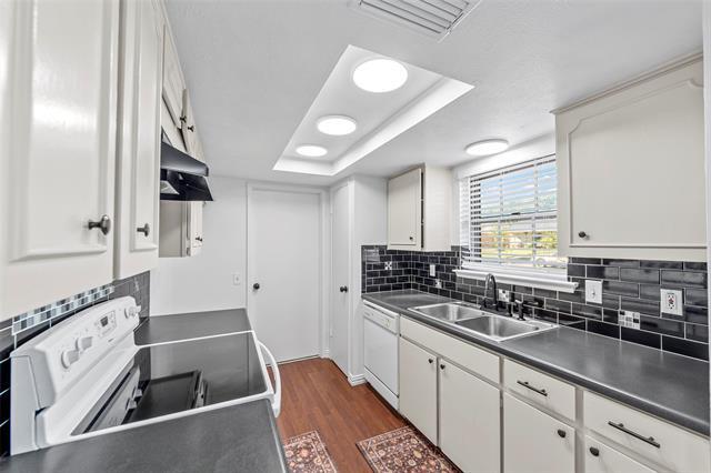 Photo - 3722 Hillsdale Ln