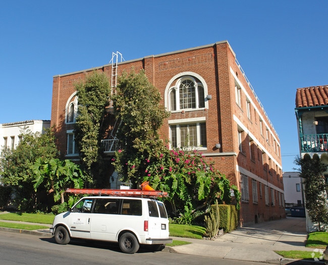 Photo - Cochran Apartments