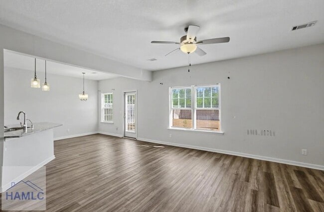 Photo - 121 Battalion Ln