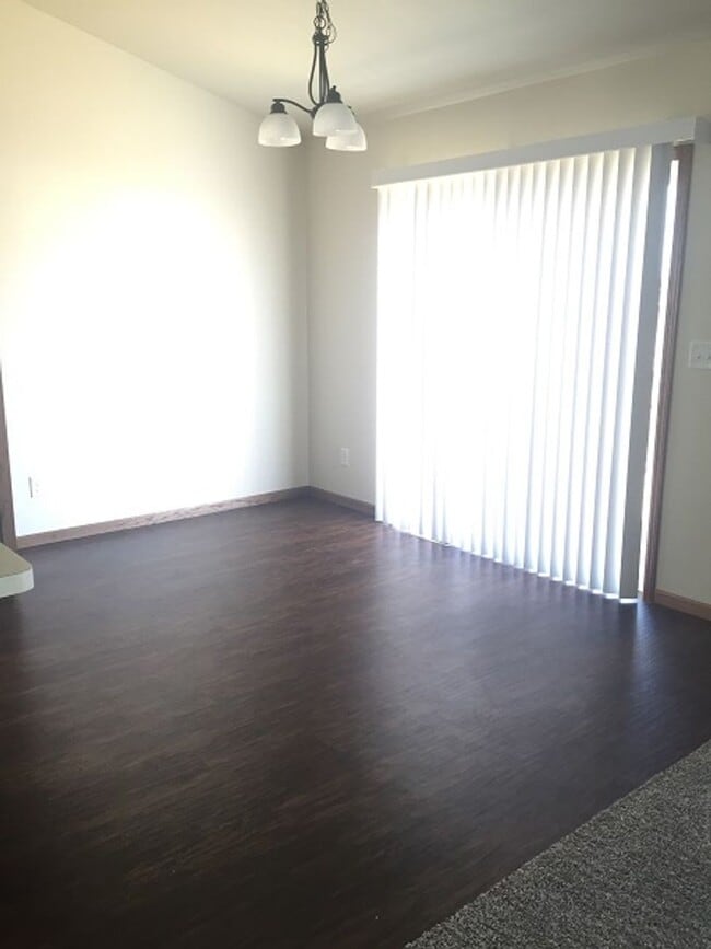 Photo - 932 Eaglewood Ave