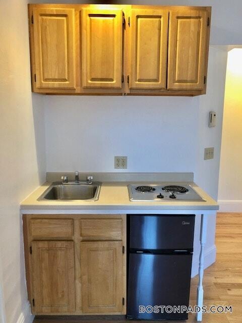 Building Photo - 1077 Beacon St Rental