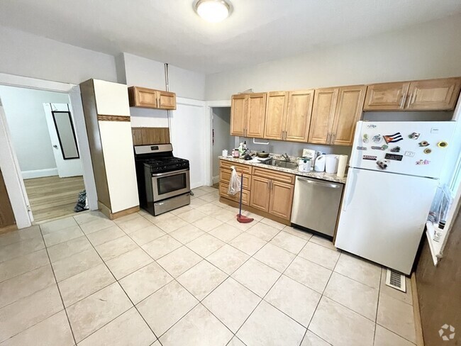 Building Photo - 10 Wave Ave Unit uni1 3-bed 1-bath Rental