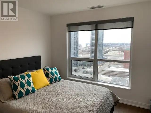 Photo - 275 Village Green Square Unité 2024