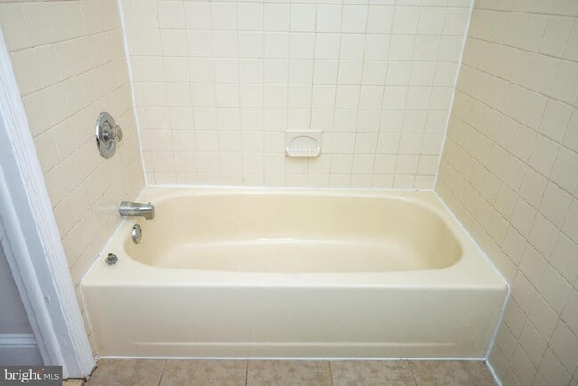 Photo - 2309 E York St Unit 2R