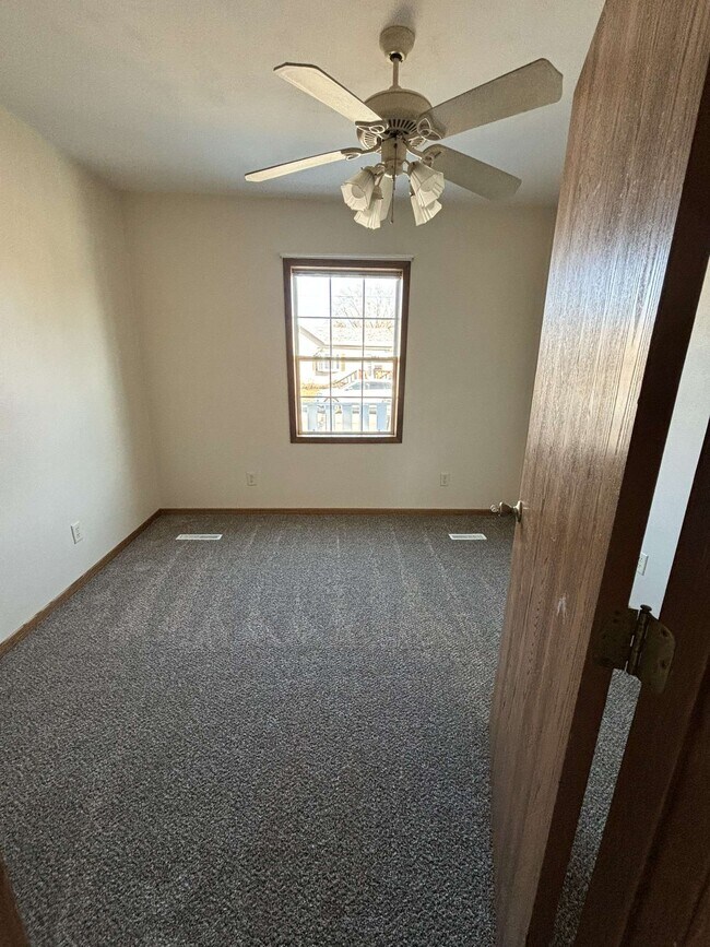 202 S Peach Ave Townhome Townhome Rental in Marshfield WI