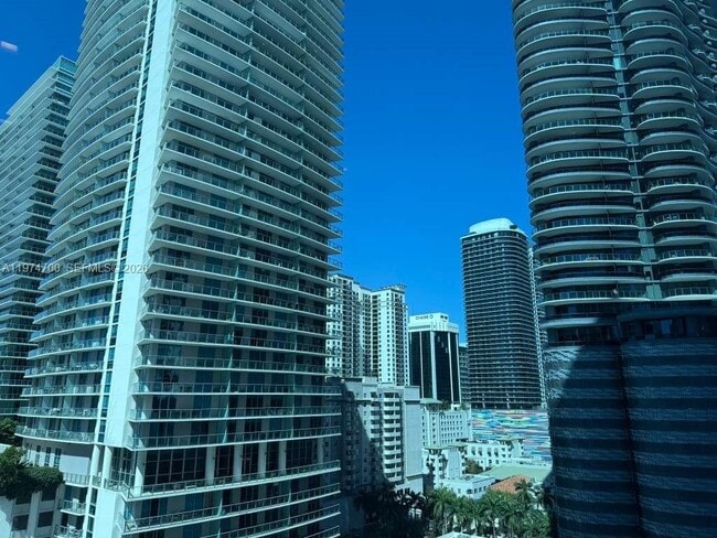 Building Photo - 1080 Brickell Ave Unit 303