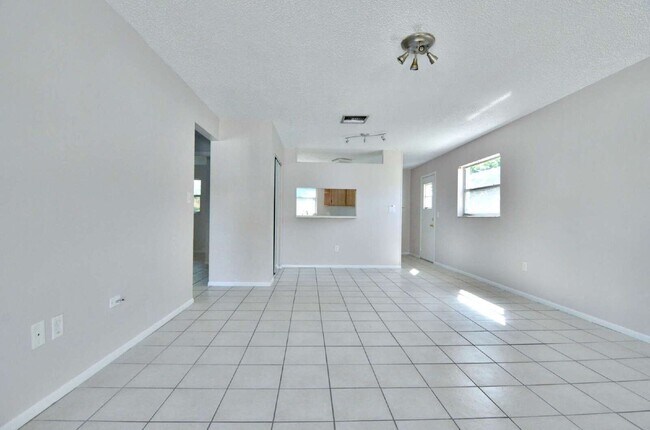 Photo - 15648 Morgan St Unit B
