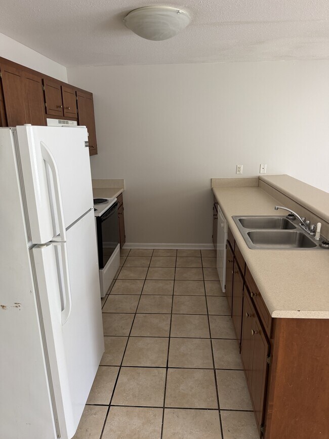 Photo - 800 cardinal grove court Unit 1