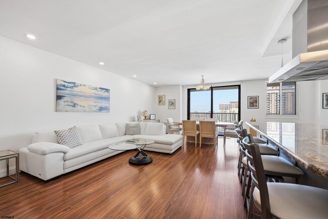 5000 Boardwalk Unit 1008, 1009