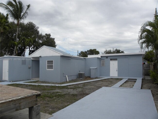 Photo - 25 NW 50th Ave Unit 2