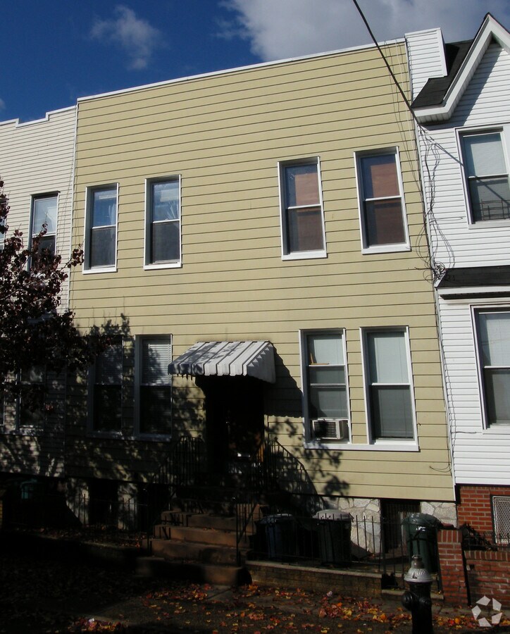 Photo - 18-67 Himrod St