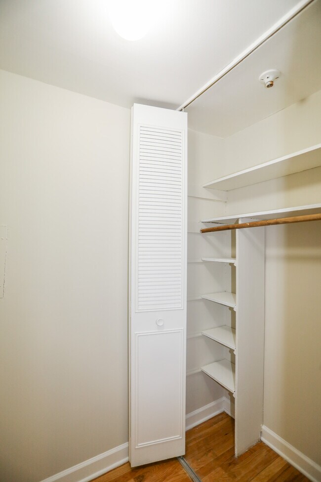 Photo - 5847 N Kenmore Ave Unit #325