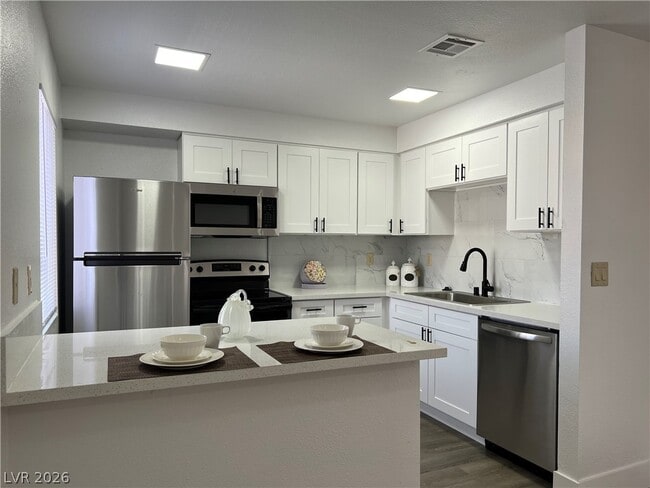Building Photo - 5080 Indian River Dr Unit 360