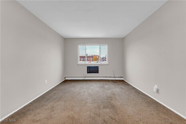 Photo - 1415 Wyandotte Ave Unit 305