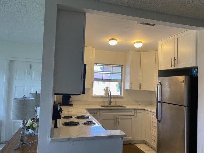 Photo - 370 NW 46th Ave