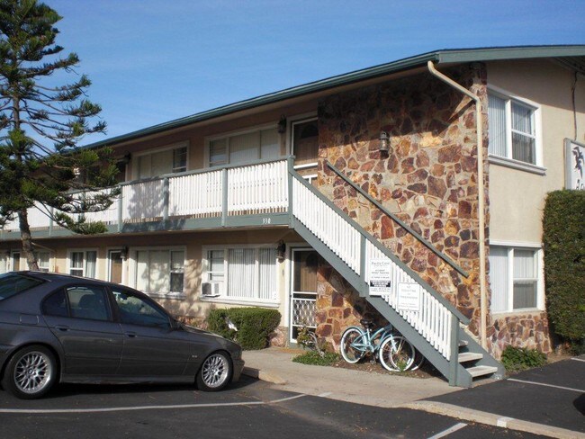 Photo - Pacific Crest Apartments