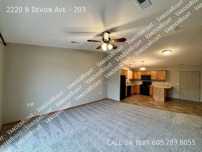 Photo - 2220 Devon Ave Unit 203