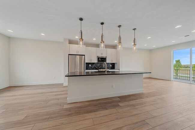 Photo - 10860 Lyric St