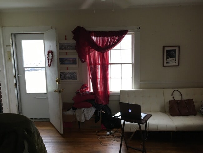 Photo - 880 Sunset Dr