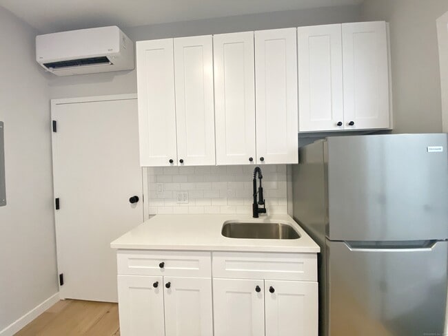 Building Photo - 51 Wall Street Unit 4 Rental