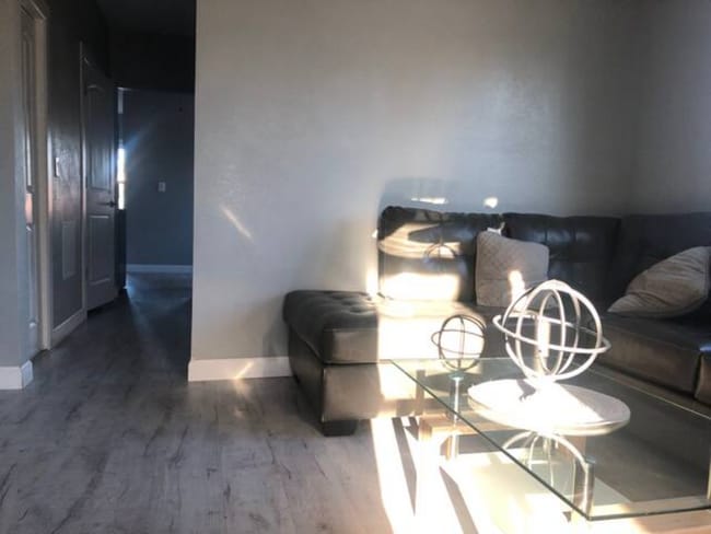 Photo - 523 N Ash St