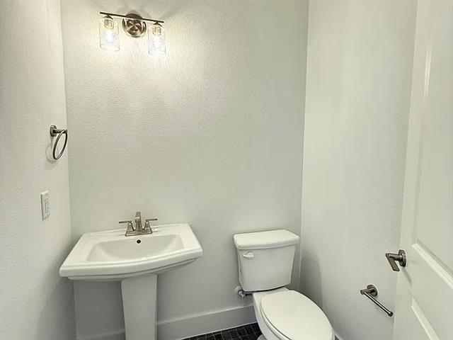 Photo - 2556 Campden Mews