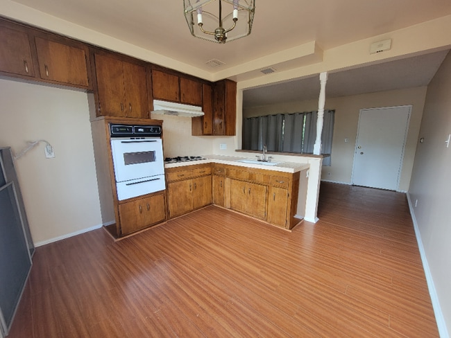 Photo - 13530 Leadwell St Unidad 8