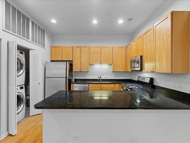 Photo - 945 N Howe-H