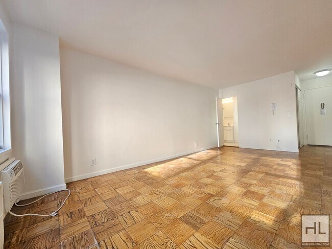 Spacious Studio Near the United Nations