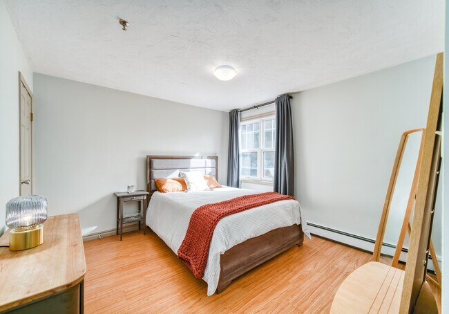 Building Photo - 5778-5778 South St Unit 415