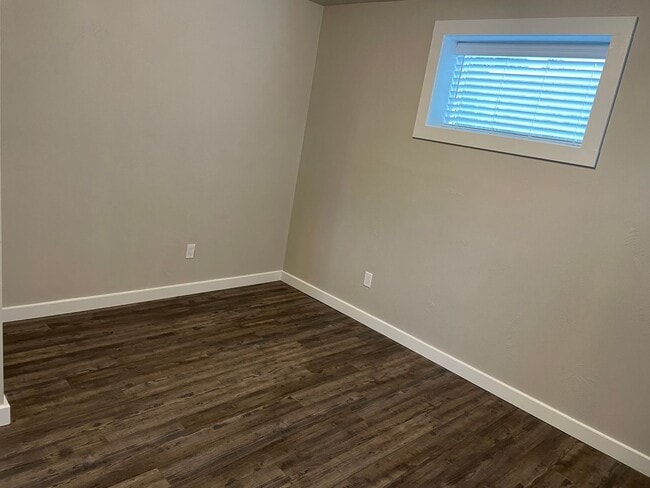 Photo - EICB1055 Unit 1057