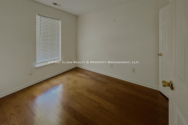 Photo - 1444 Rumstone Ln