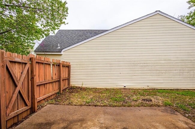 Photo - 2516 W Ash St