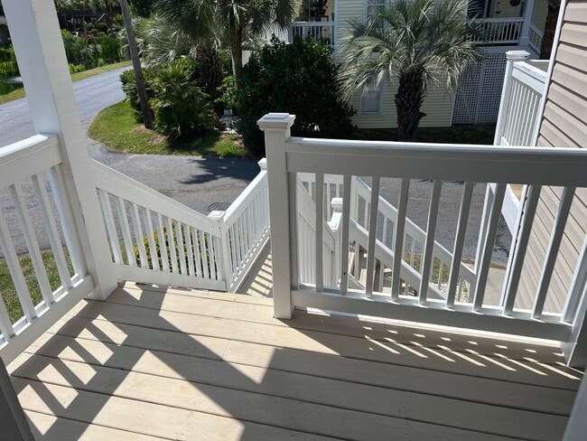 Photo - Beautiful Home, Mid-Island in Yacht Cove!