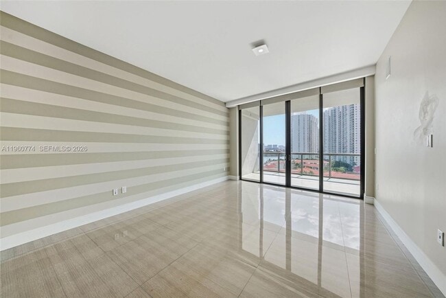 Photo - 3250 NE 188th St