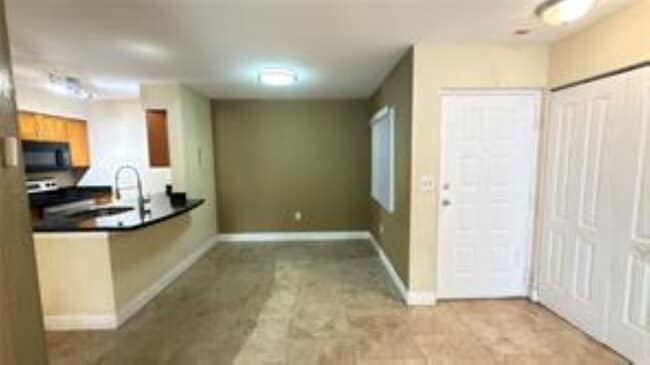 Photo - 2803 N Oakland Forest Dr Unit 203