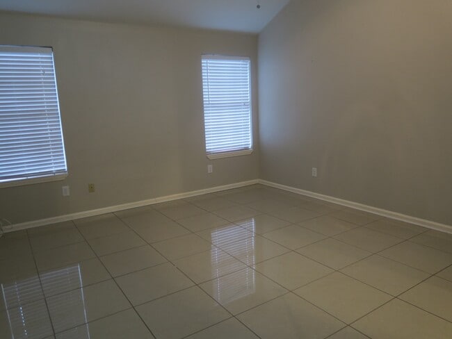 Photo - 1606 Quail Run