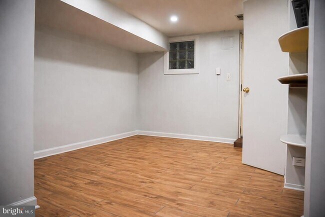 Photo - 1352 G St SE