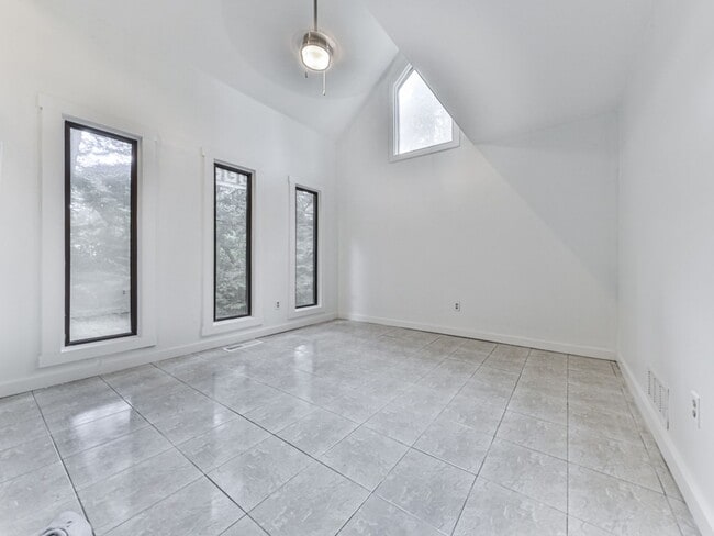 932 Blackwell Trail