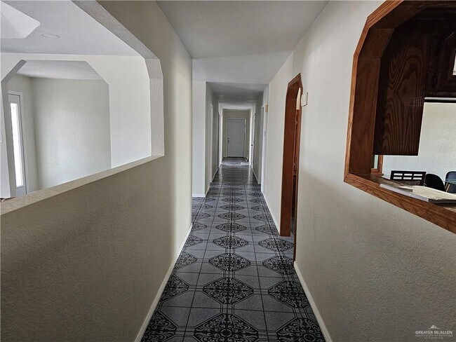 Photo - 24 N La Paloma St