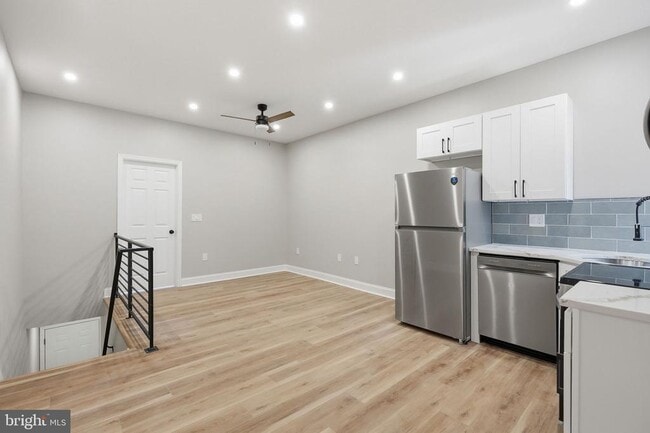 Photo - 865 N 47th St