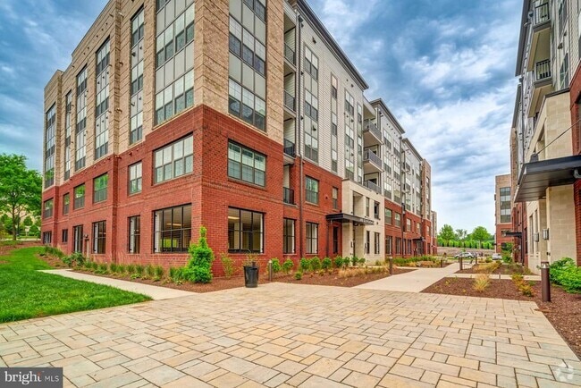 Building Photo - 102 St Ives Pl Unit 406 Rental
