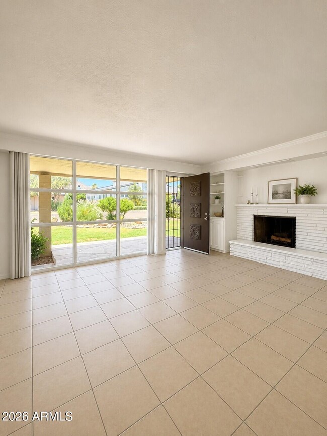 Photo - 5035 N 70th St