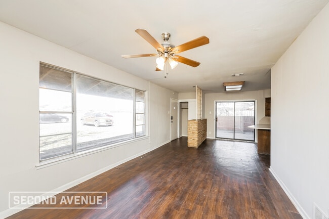 Photo - 2713 S Carrier Pkwy