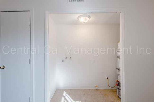 Photo - 617 30th St Unit Apt B
