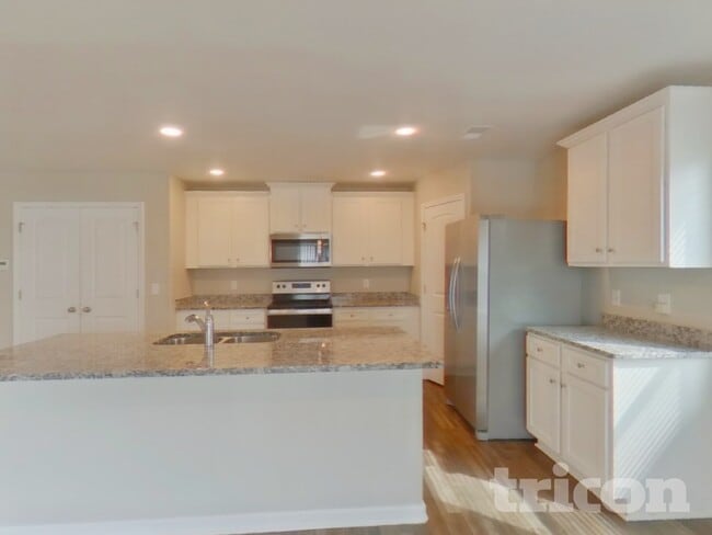 Photo - 2170 Southlea Dr