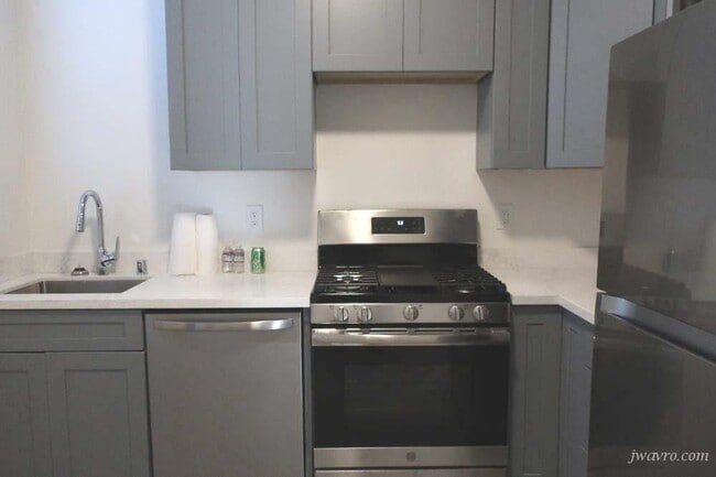 Photo - 598 12th Ave